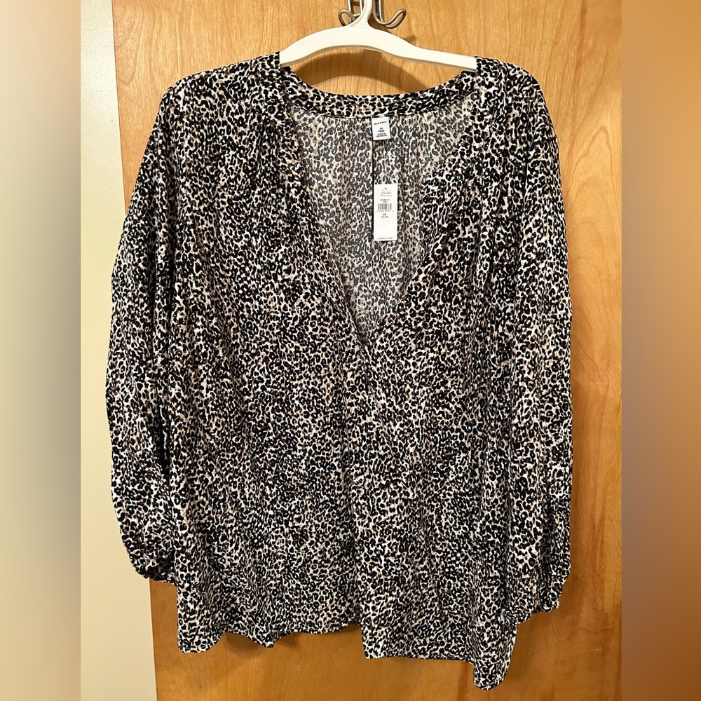 Old Navy 2X long sleeve leopard print blouse- new, with tags!
